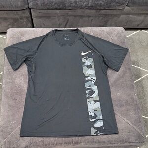 Nike Men's Black and Gray Camo Stripe Tee